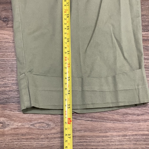 AVENUE olive green casual cropped pants, size 16 - Picture 5 of 6